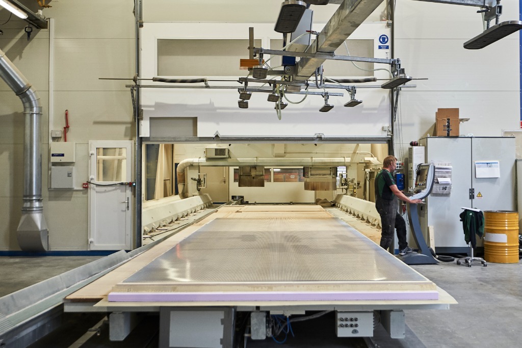 Hybrid inverter room